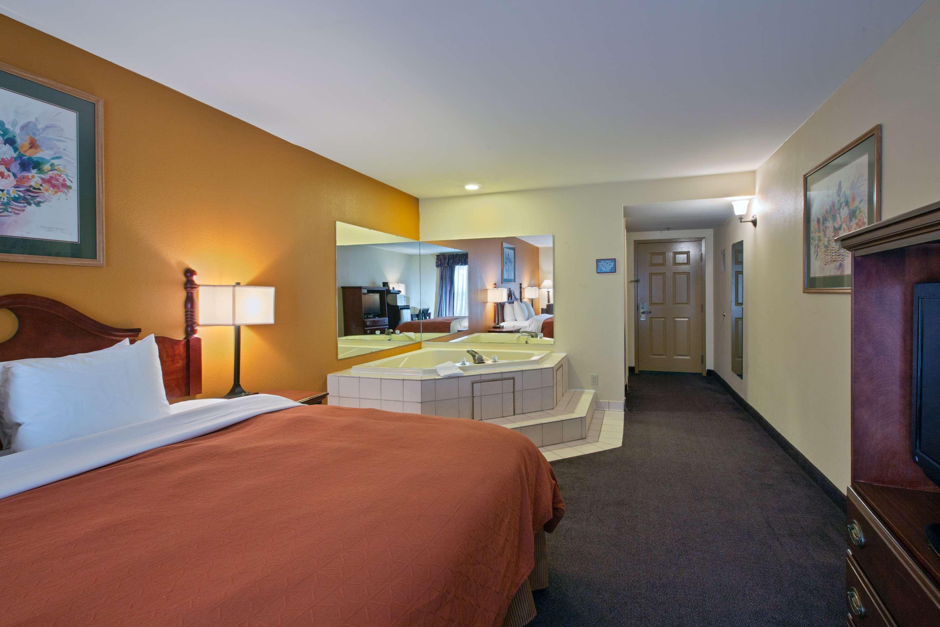 Country Inn & Suites By Radisson, Richmond I-95 South, Va Bellwood Exterior photo